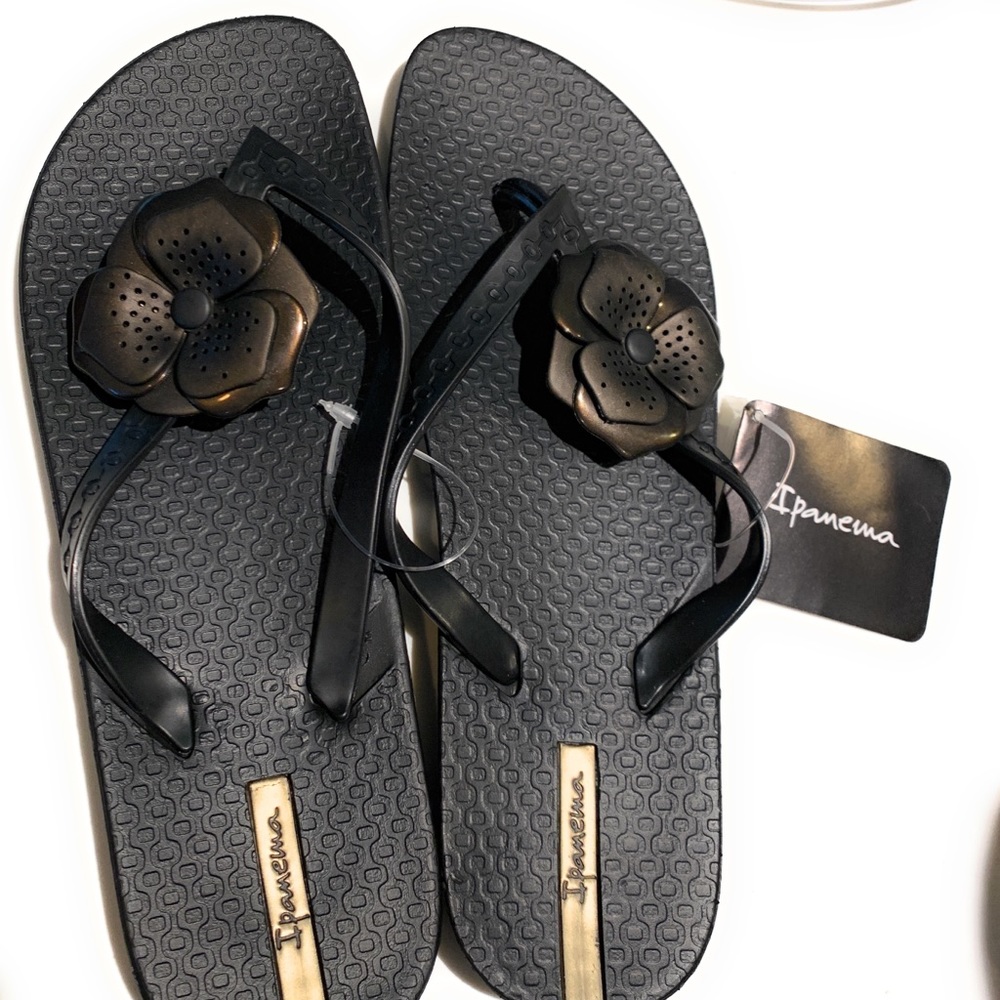 Havainas Ipanema Neo Petal Flip Flop Black
